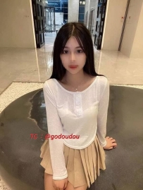 #台中：小嫚 160/43/C 20歲